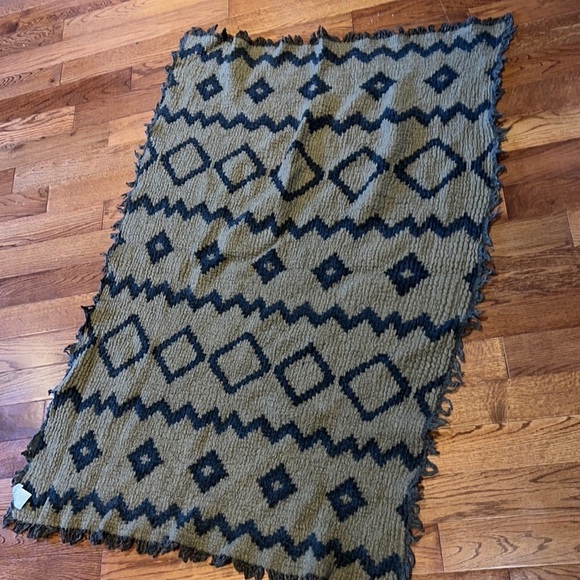 Wilfred Diamond Mosaic wool  Blanket Scarf - Picture 4 of 12